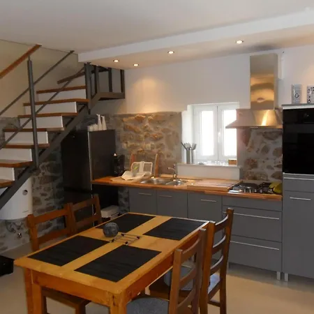 Grosse In Zadar Mit Privatem Balkon * ディクロ