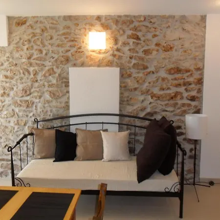 Grosse In Zadar Mit Privatem Balkon