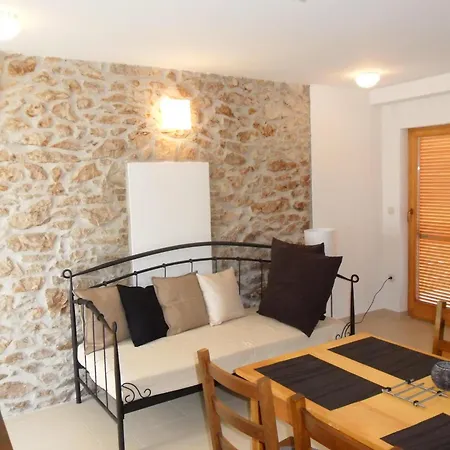 Grosse In Zadar Mit Privatem Balkon *